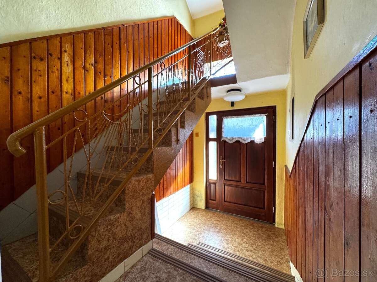 NA PREDAJ - Priestranný 5-izbový rodinný dom Ľubeľa - 14