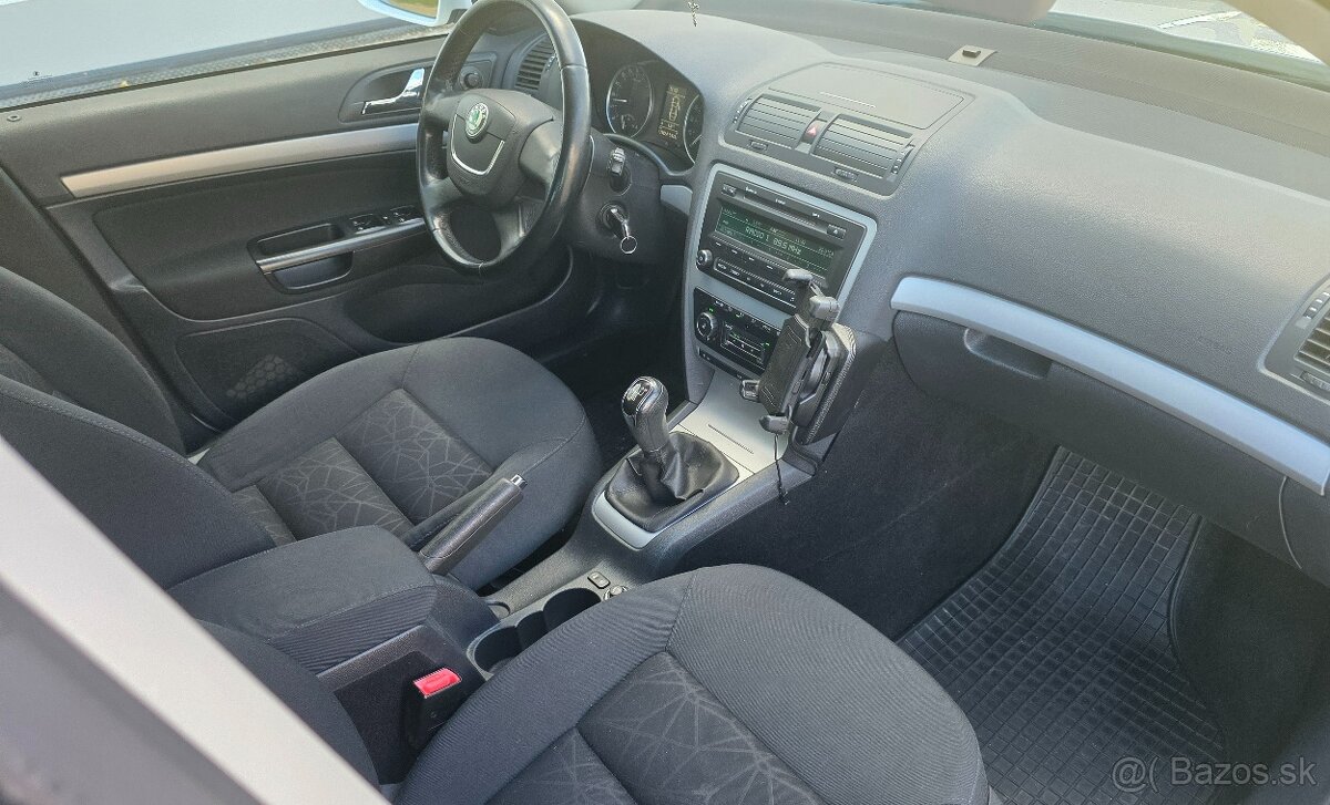 Skoda Octavia 1.6 TDi Combi - 14