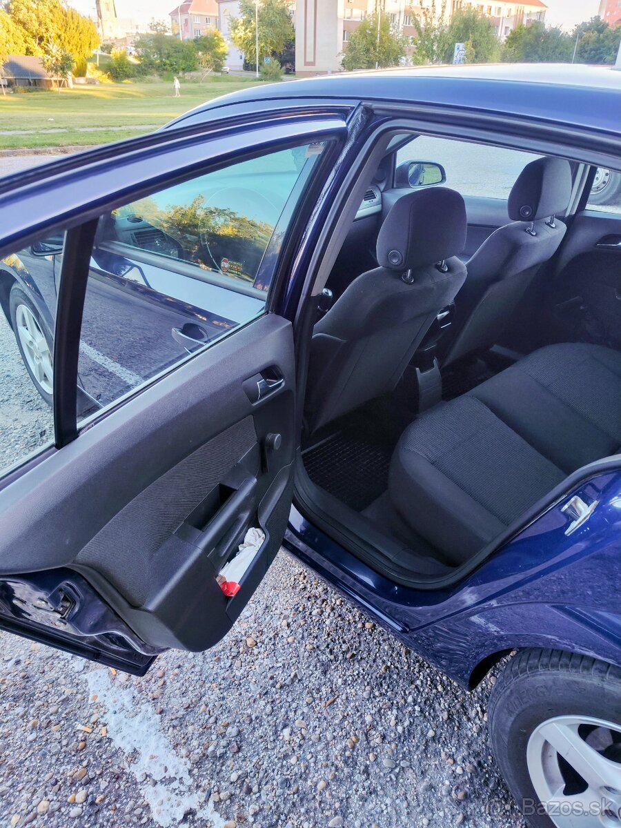 Opel Astra H - 14