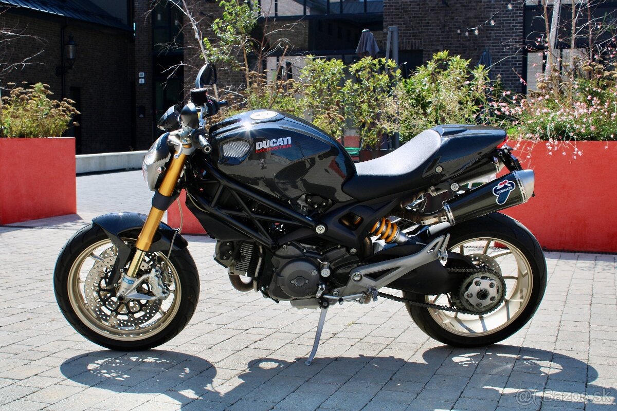 Ducati Monster 1100S - 14