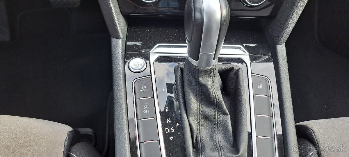 Volkswagen Passat Variant 2.0 TDI BMT R-Line Highline - 14