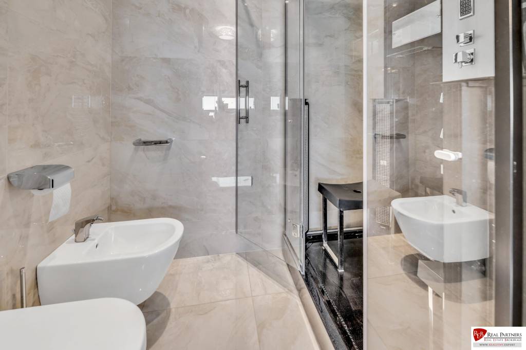 Predaj, Luxusný 4 izbový byt, 180 m2 + 25 m2, Condominium Re - 14