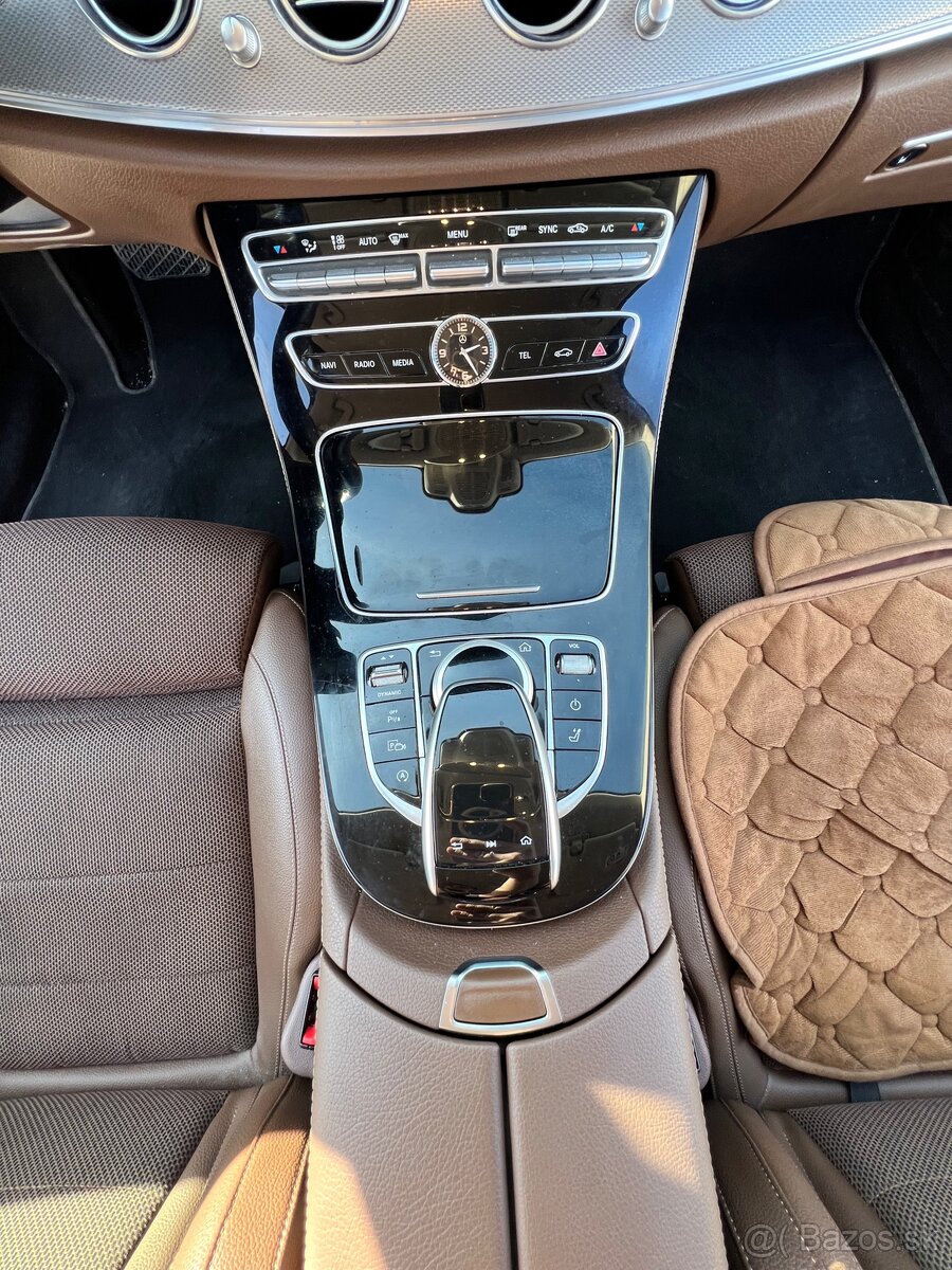 Mercedes-Benz E - 14