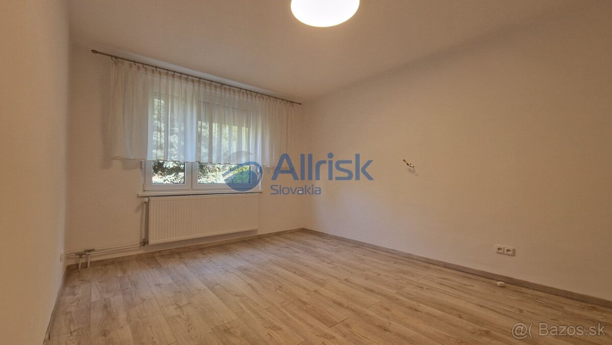 Na predaj: Priestranný 3-izbový byt s bonusovým priestorom v - 14