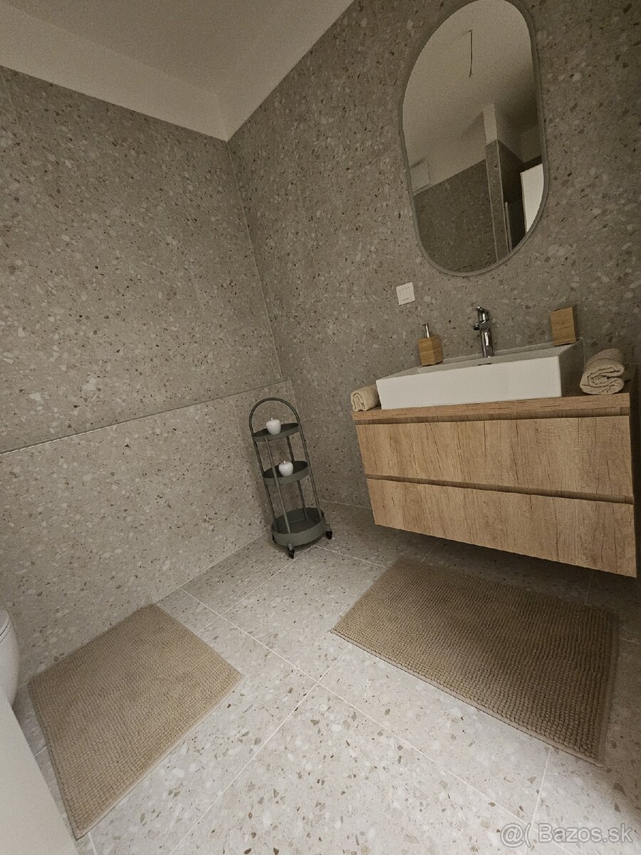 Prenájom 1- izbový byt . - 14