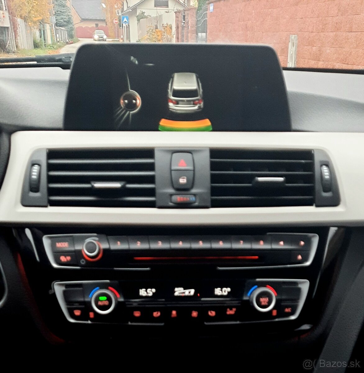 Predám BMW Rad 3 Touring 320d EDynamics Edition Luxury Line - 14