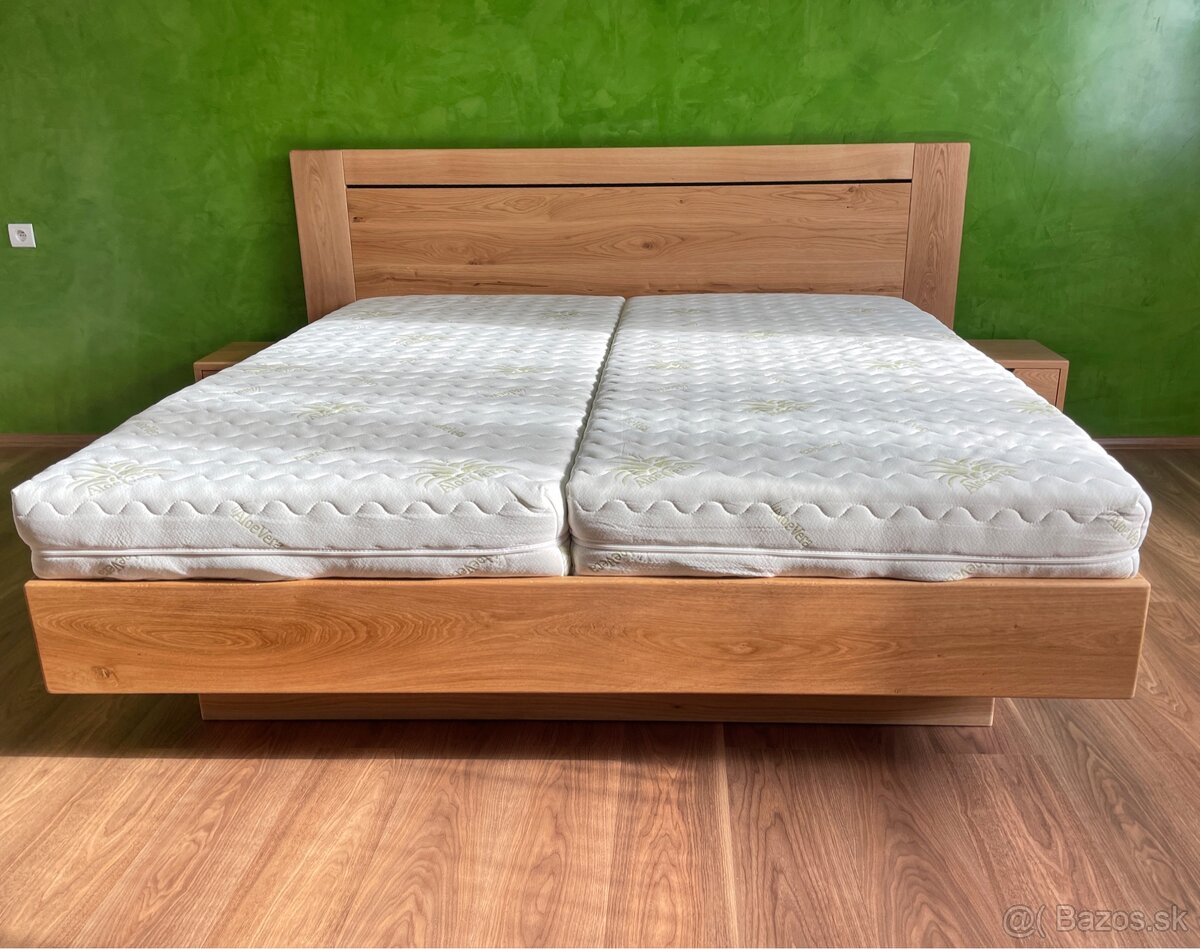 Dubová posteľ s úložným priestorom a stolíkmi - 14