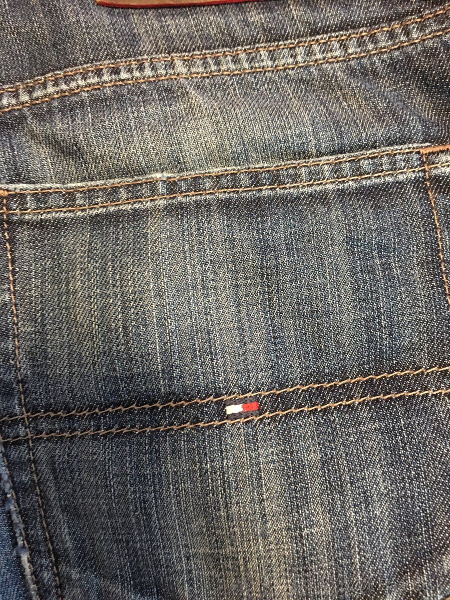 TOMMY HILFIGER originál pánske rifle w34/l34 - 14