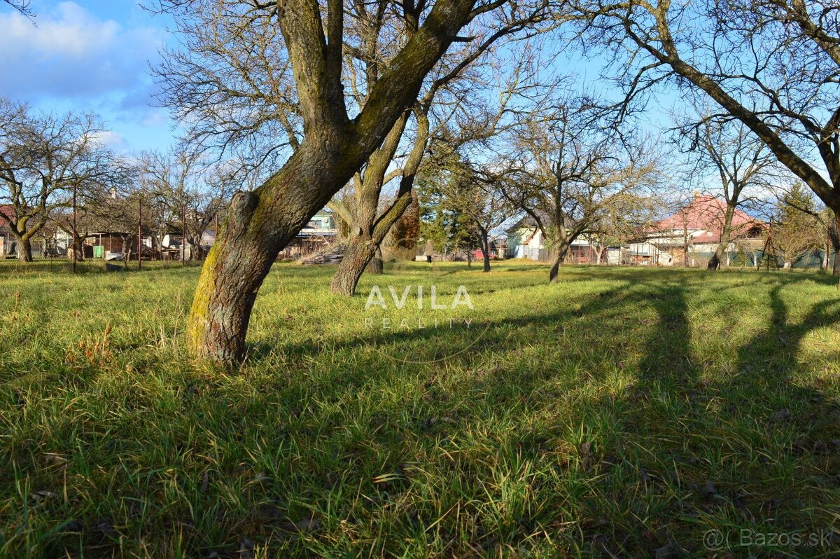 TOP NA PREDAJ: 2 stavebné pozemky 728m2 a 1761m2 (celkom 248 - 14