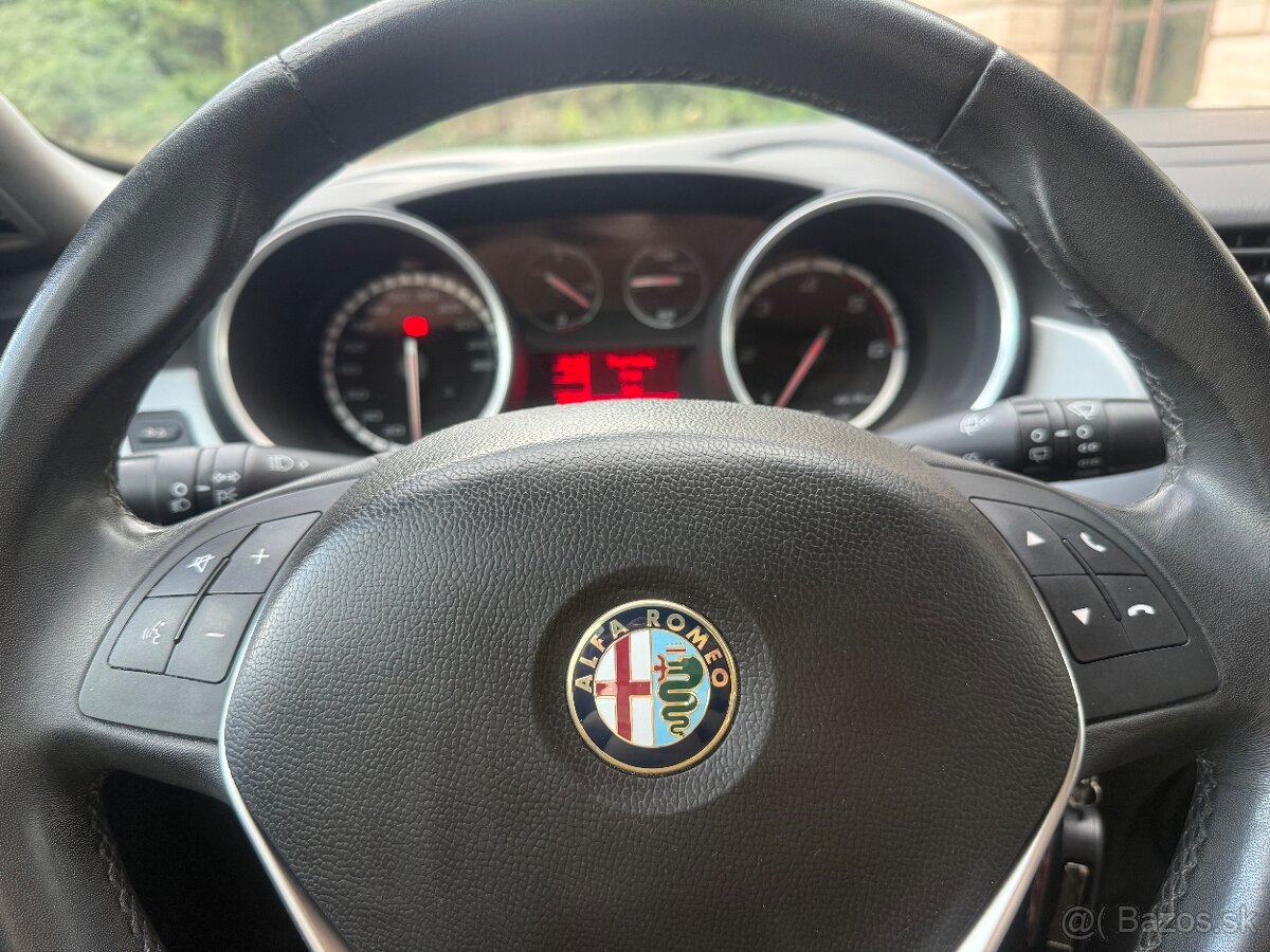 Alfa Romeo Giulietta 1.6 JTD Distinctive - 14