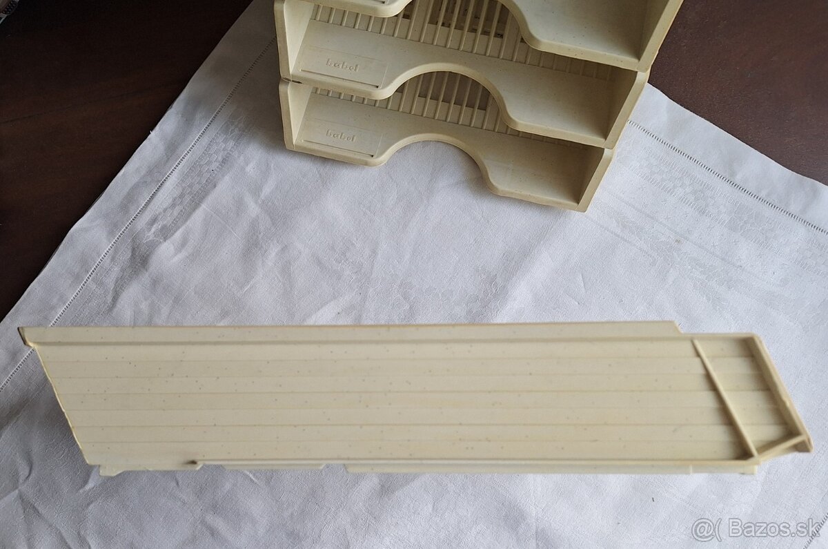 Odkladače na papiere plastové.. - 14