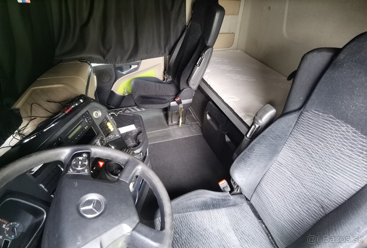 Ťahač actros 1845 mega - 14