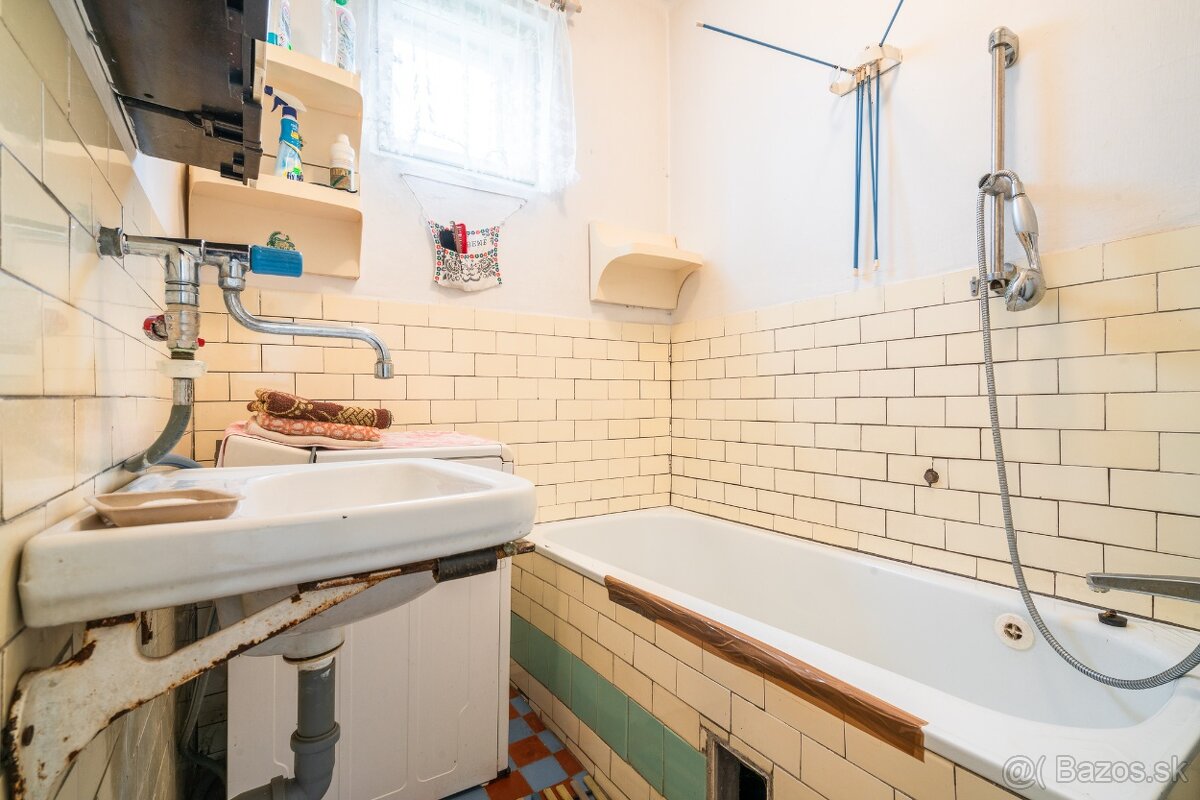 Rodinný domček v malebnej dedinke Stará Turá , časť Papraď - 14