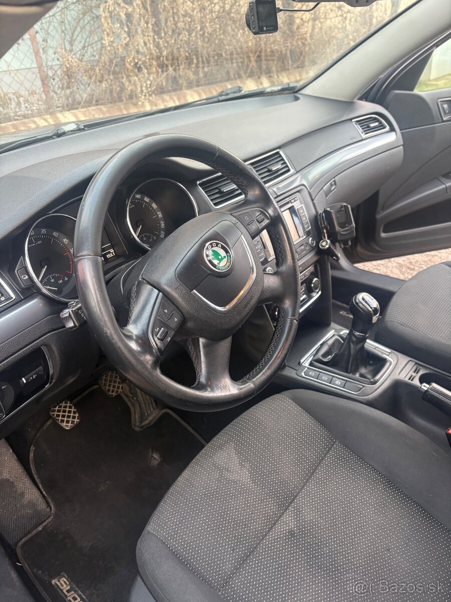Škoda Superb - 14