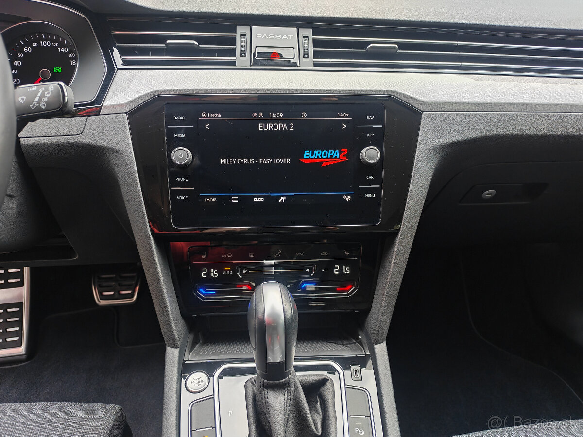 Volkswagen Passat Variant 2.0 TDI R-Line DSG - 14