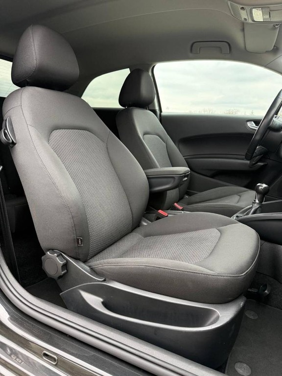 Audi A1 Coupe 1.4 TDI 66kw M5 2016 - 14