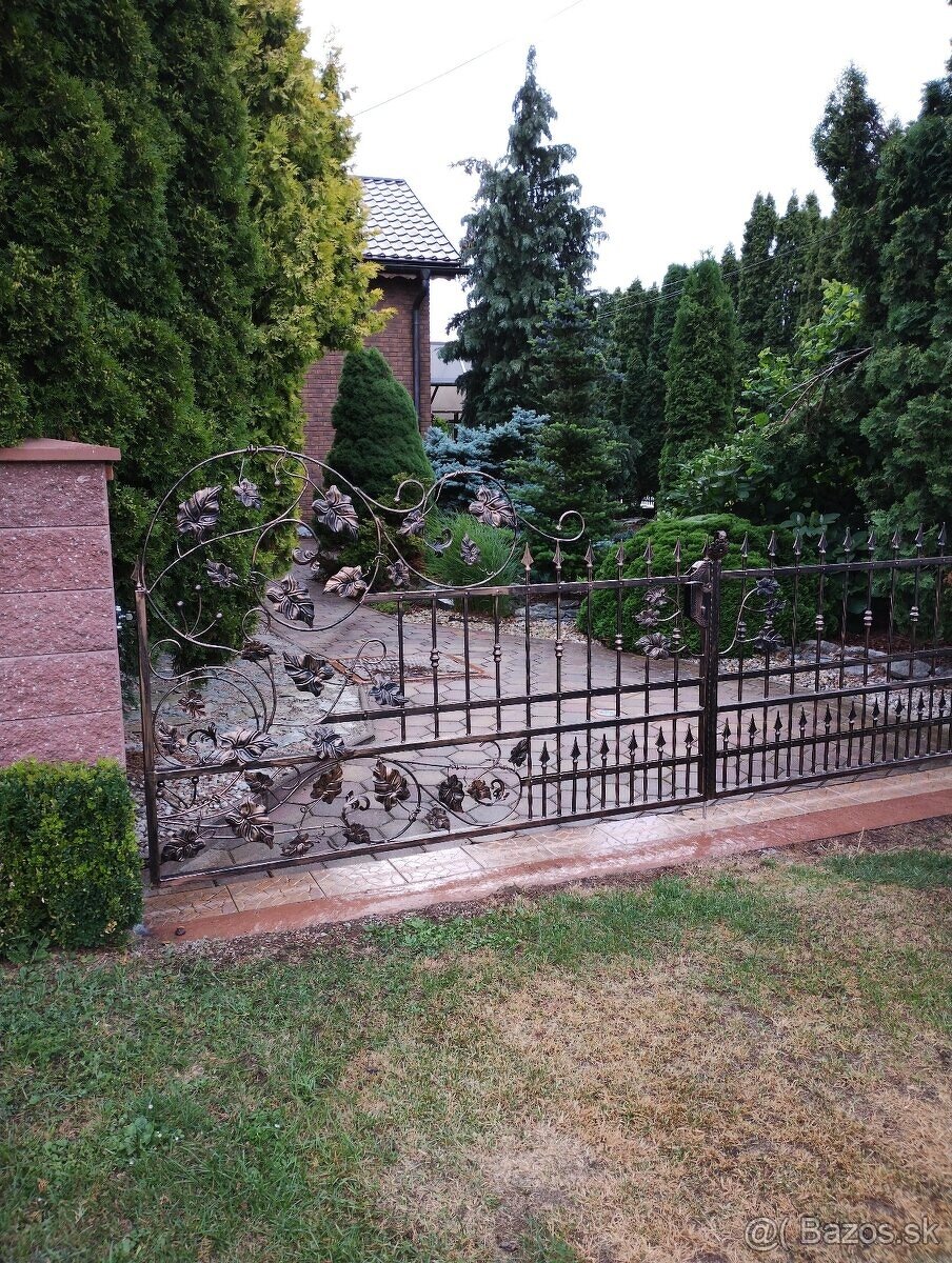 Kované brány, ploty a zábradlia. - 14