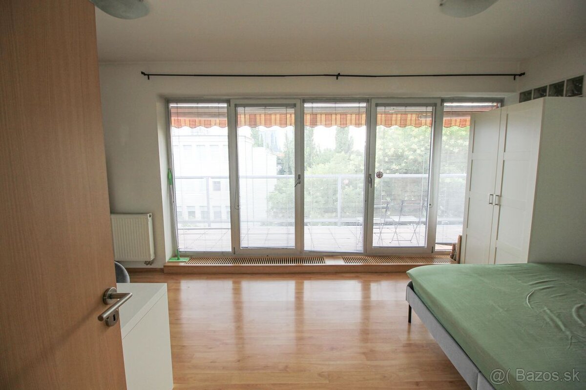 PREDAJ: Priestranný 3-izbový mezonet s terasou v atraktívnej - 14