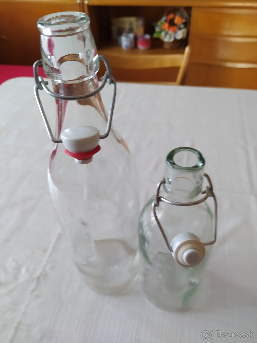 láhve 0,5l a 1lt s uzávěrem, plucky (placatky) 0,2l - 14