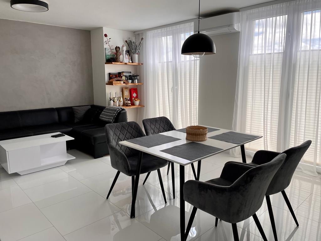 Exkluzívny 2-izbový byt s terasou, záhradkou a panoramatický - 14