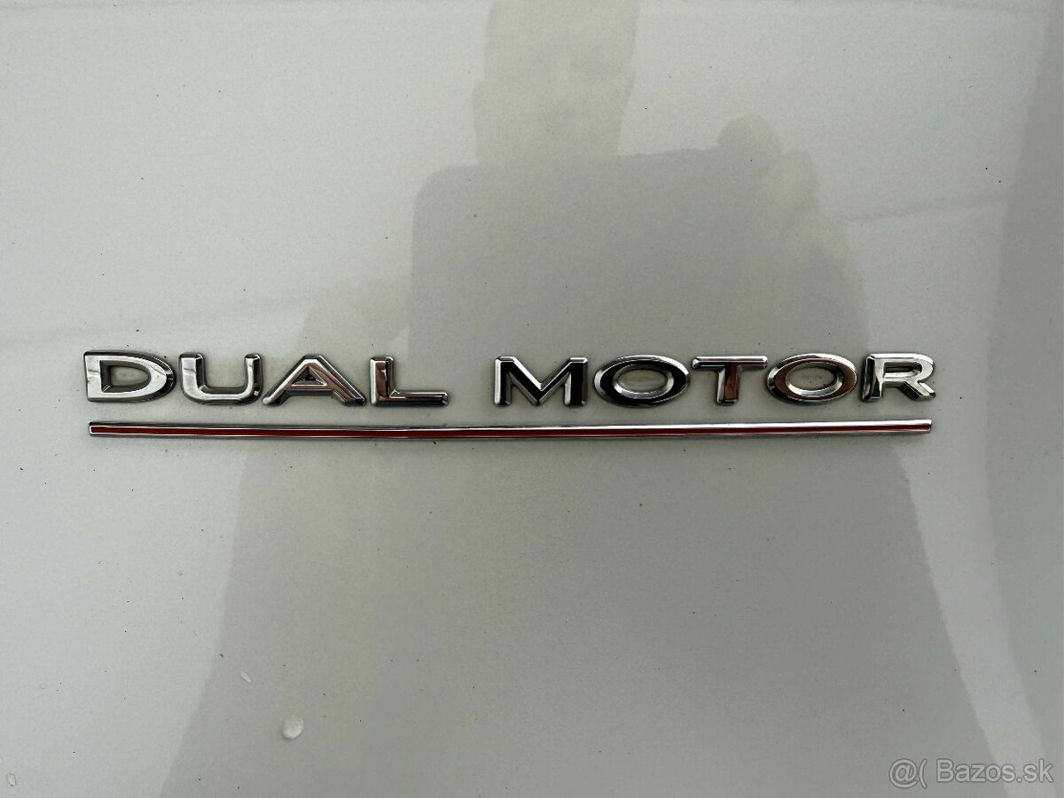 Tesla Model Y Performance Dual Motor - 14