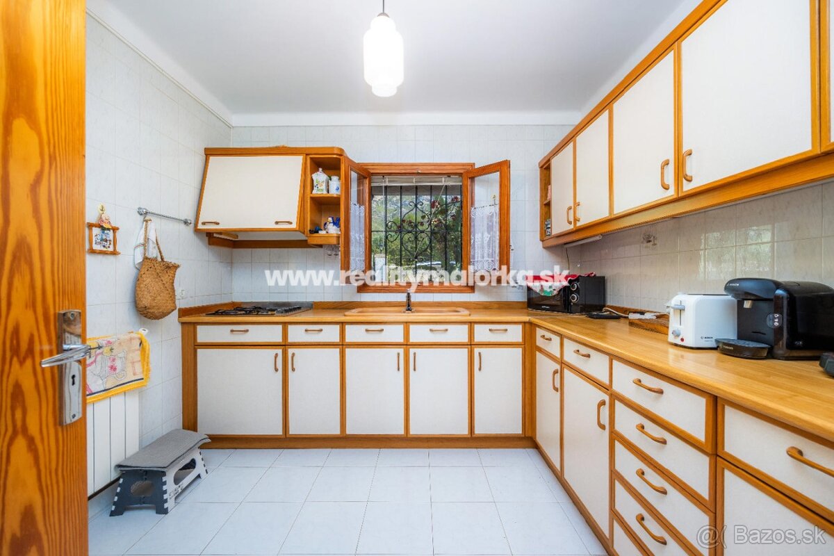 Na predaj vila s bazénom a záhradou v Betleme na Malorke - 14