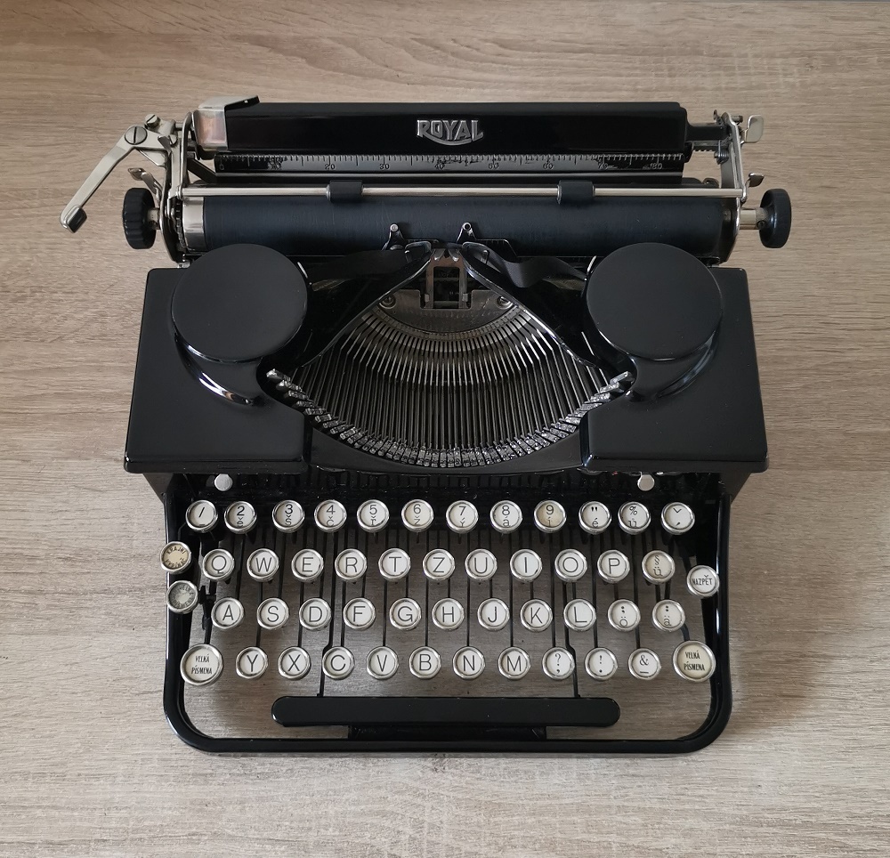 Luxusný starožitný písací stroj ROYAL P z roku 1931 - 14