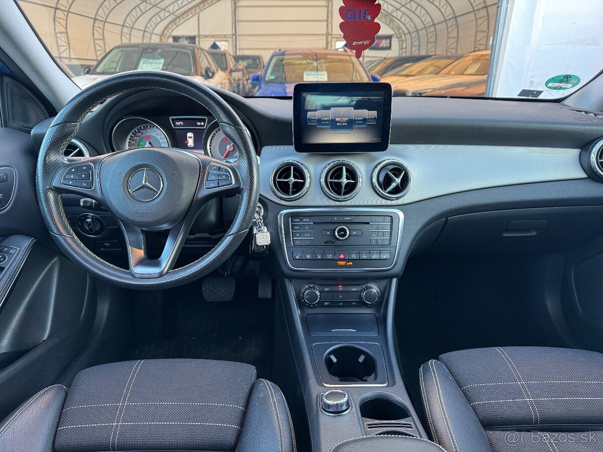 Mercedes-Benz GLA 200 d 4MATIC A/T - 14