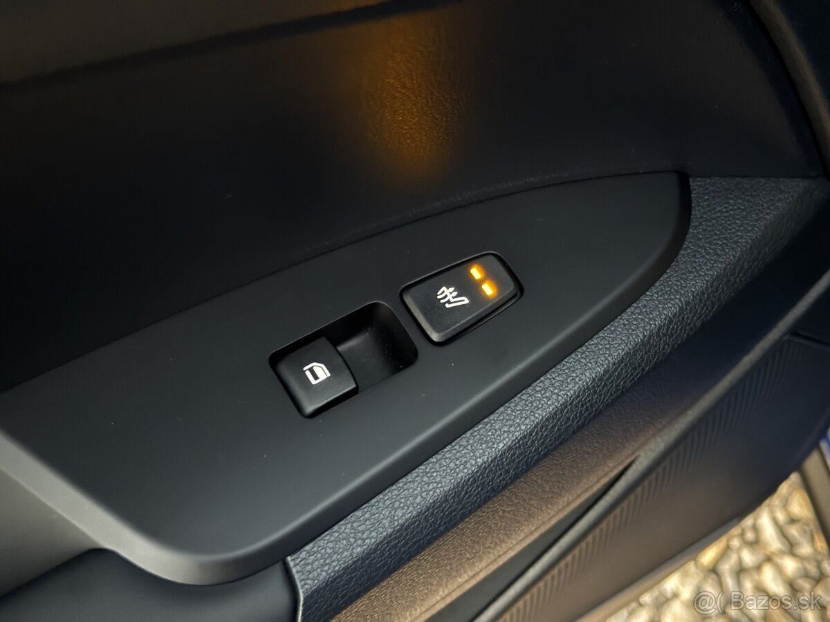 Kia Sportage 1.6 T-GDI Gold Kamera, LED, 1.majiteľ - 14