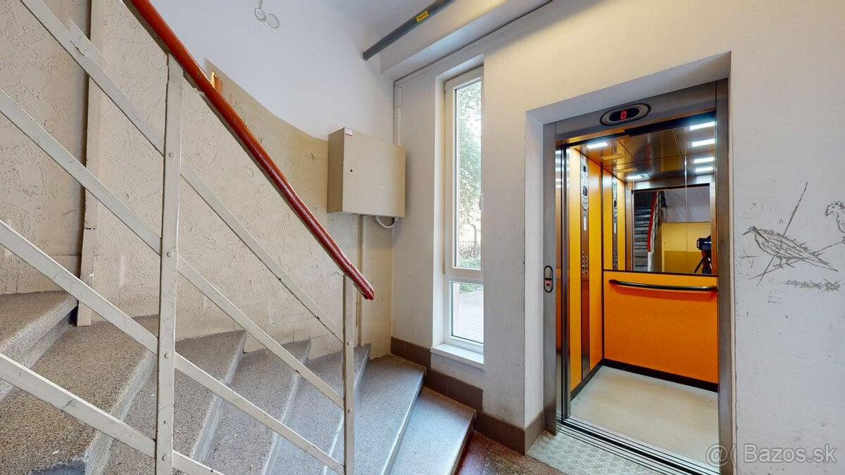 Štýlový 2i po rekonštrukcii pri Trnavskom mýte, províziu RK - 14