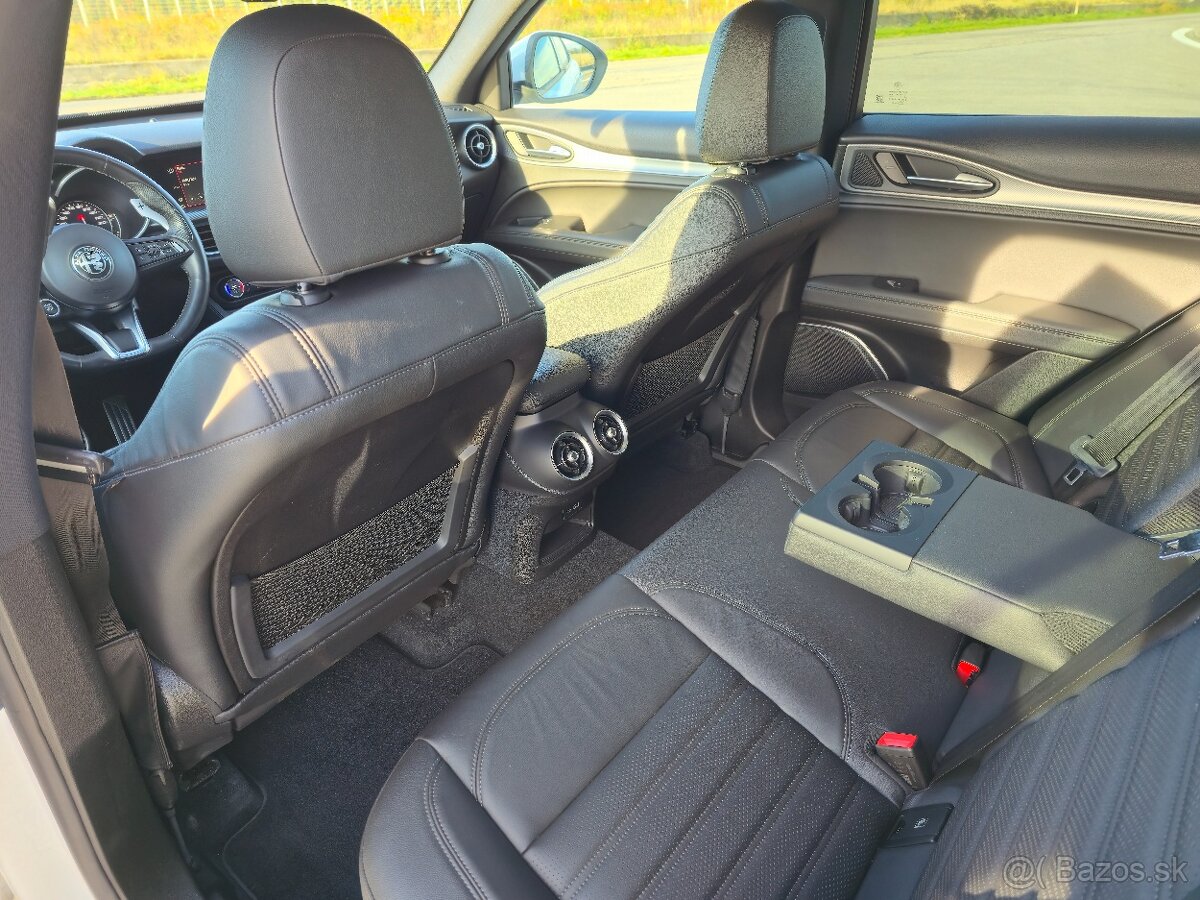 Alfa Romeo Stelvio 2.0 Q4 2022 - 14