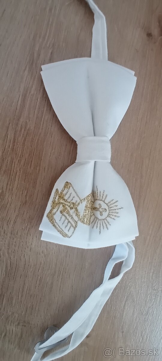 Motýlik na prvé sväté prijímanie, knihy,kopačky a garáž - 14