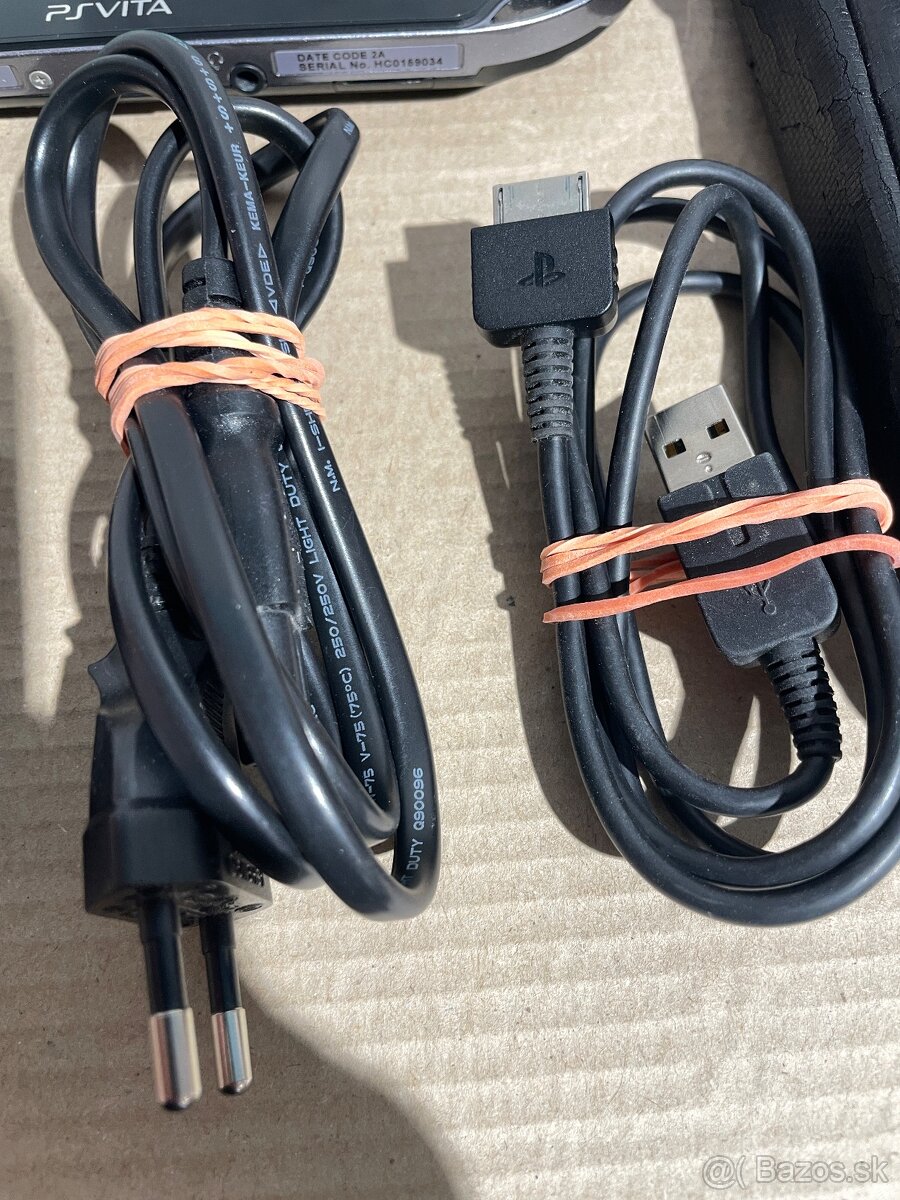 PS VITA PCH-1004 OLED displej -folia +8GB - 14