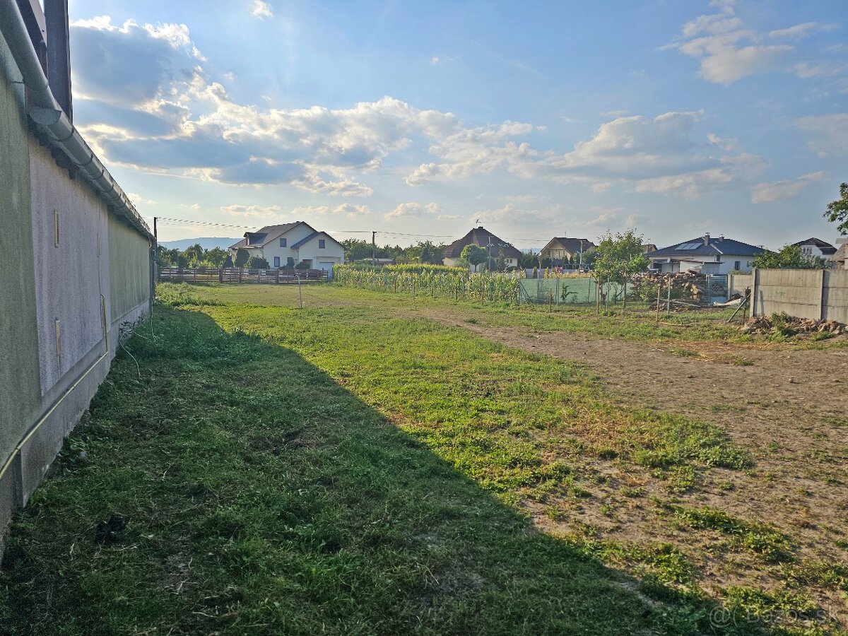 Stavebný pozemok 1545m2, predaj, mestská časť Milhostov, okr - 14