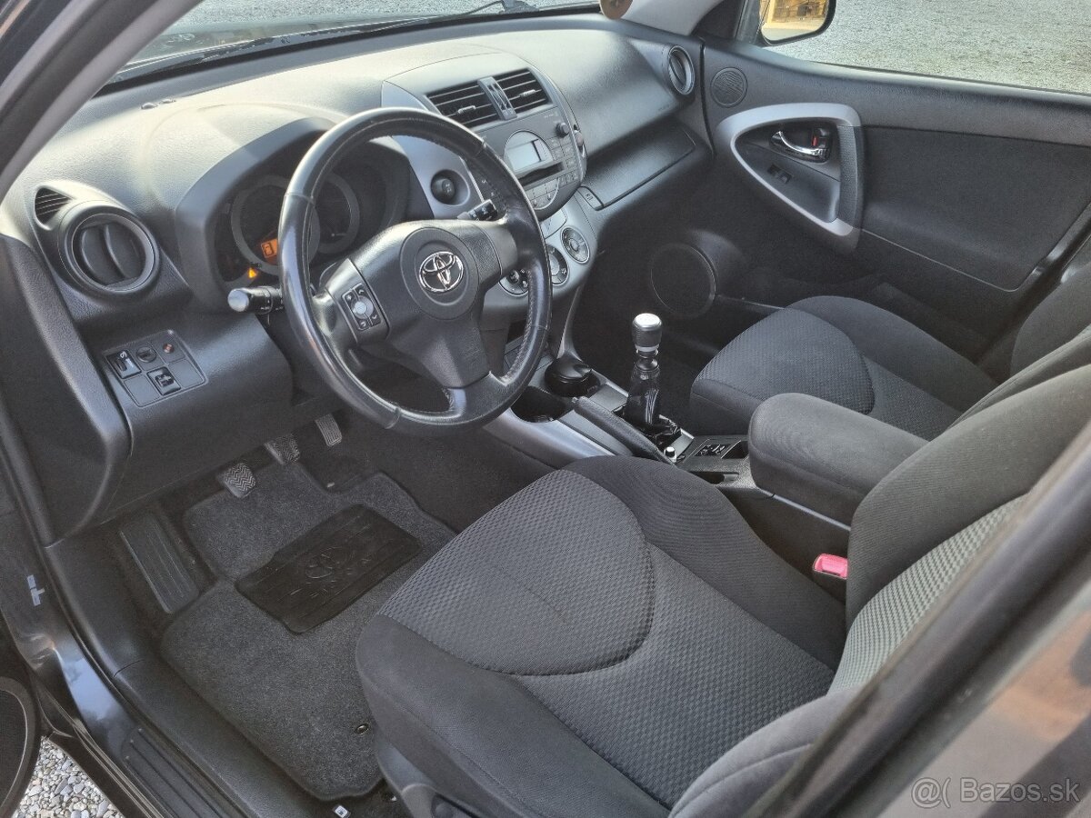 TOYOTA RAV4 2,2D4D 4x4 - 14