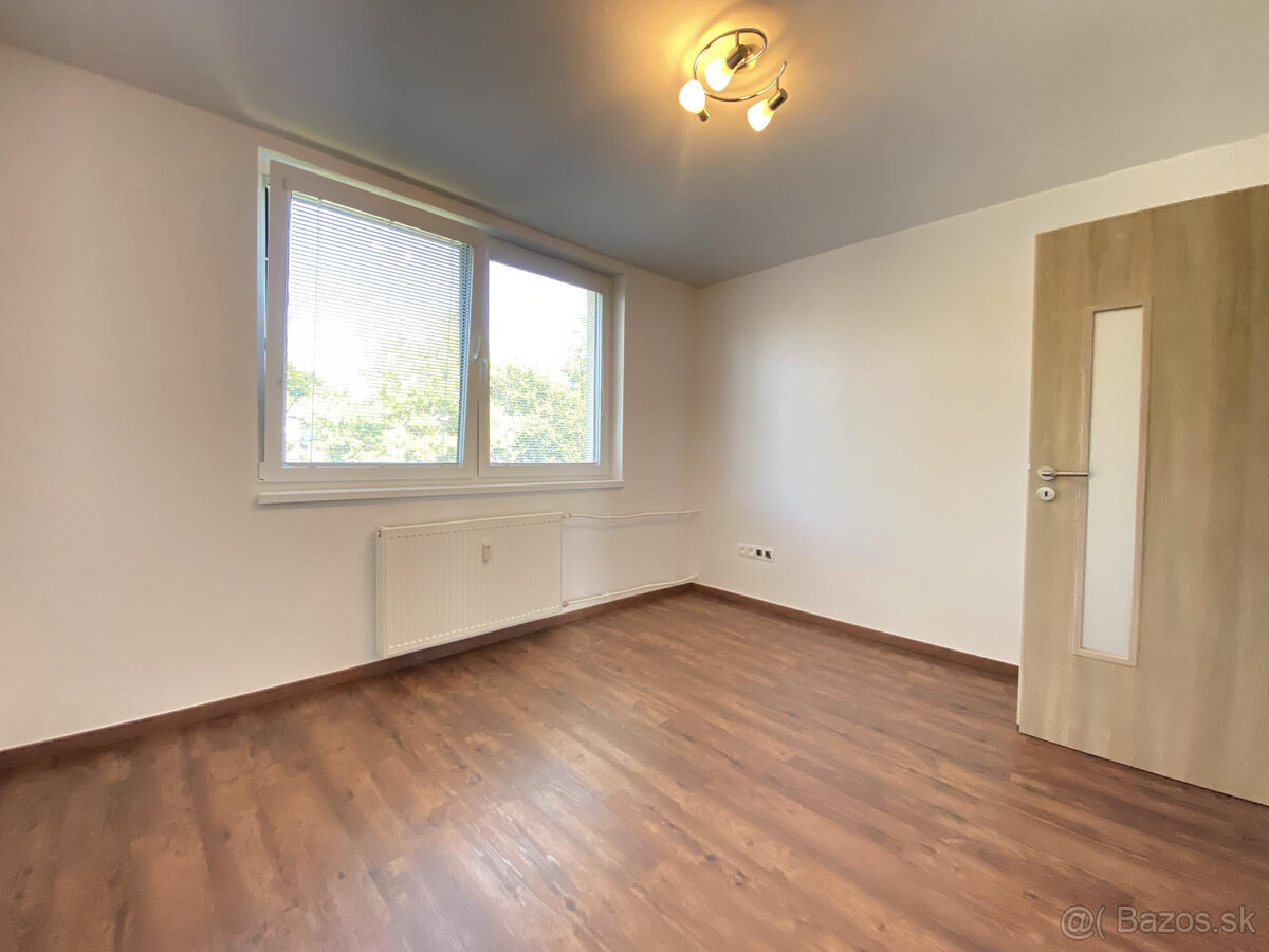 Na prenájom 3 izbový byt po rekonštrukcii s balkónom na uli - 14