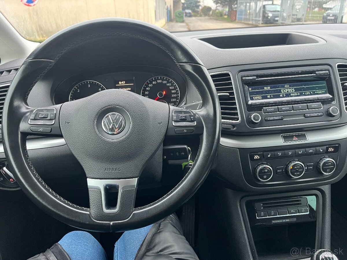 VW Sharan 2,0 TDi Bluemotion - 14