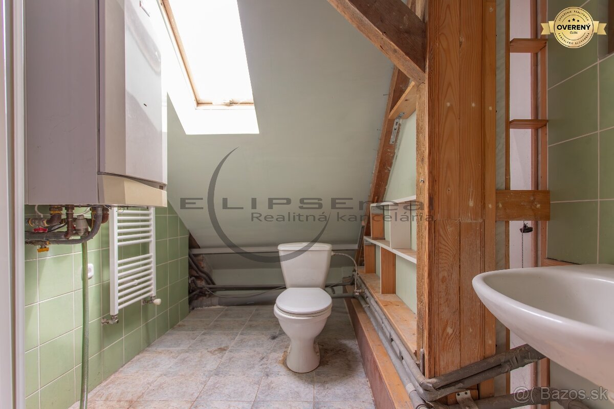 NA PREDAJ dva rodinné domy s tromi byt. jednotkami v Stupave - 14