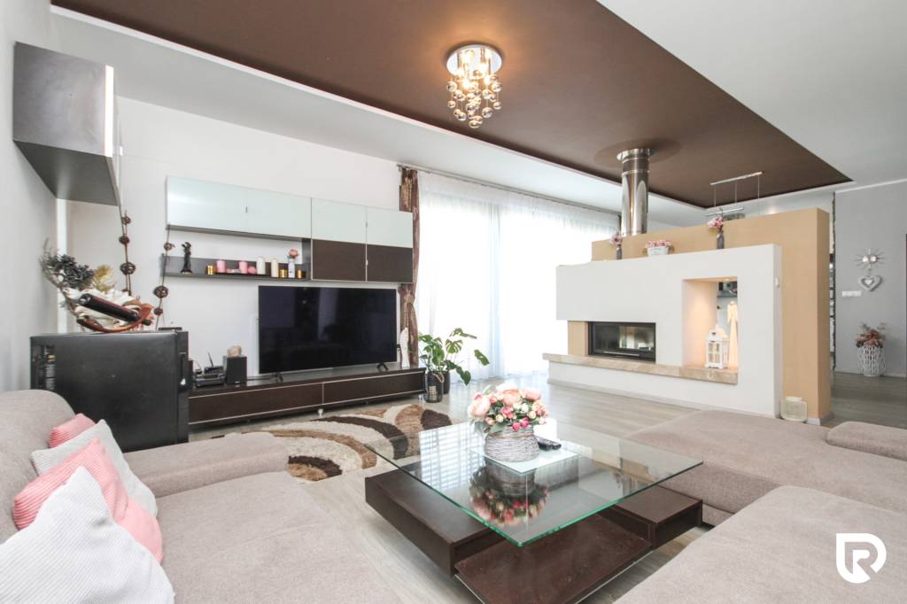 RADO | 4i RD 300m2 s pozemkom 640m2, Javorinská - Trenčín - 14