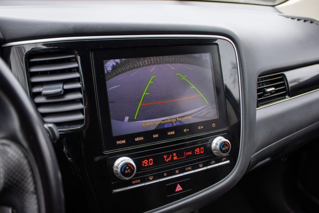 Mitsubishi Outlander 2.4l PHEV CVT - 14