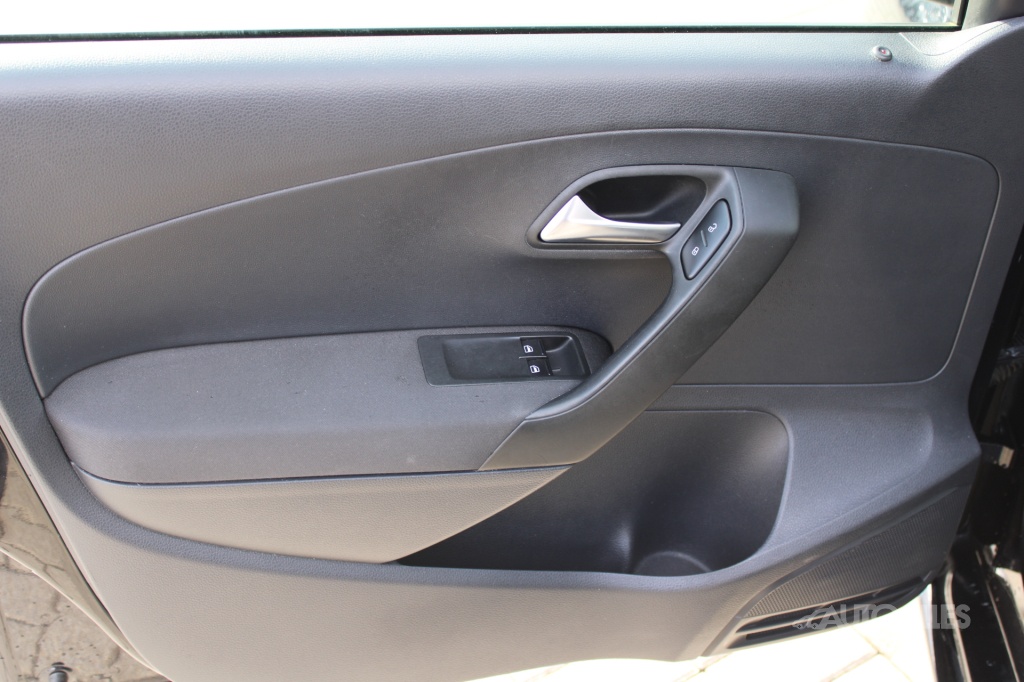 Volkswagen Polo 1,2 i 12V 44 kW TRENDLINE - 14