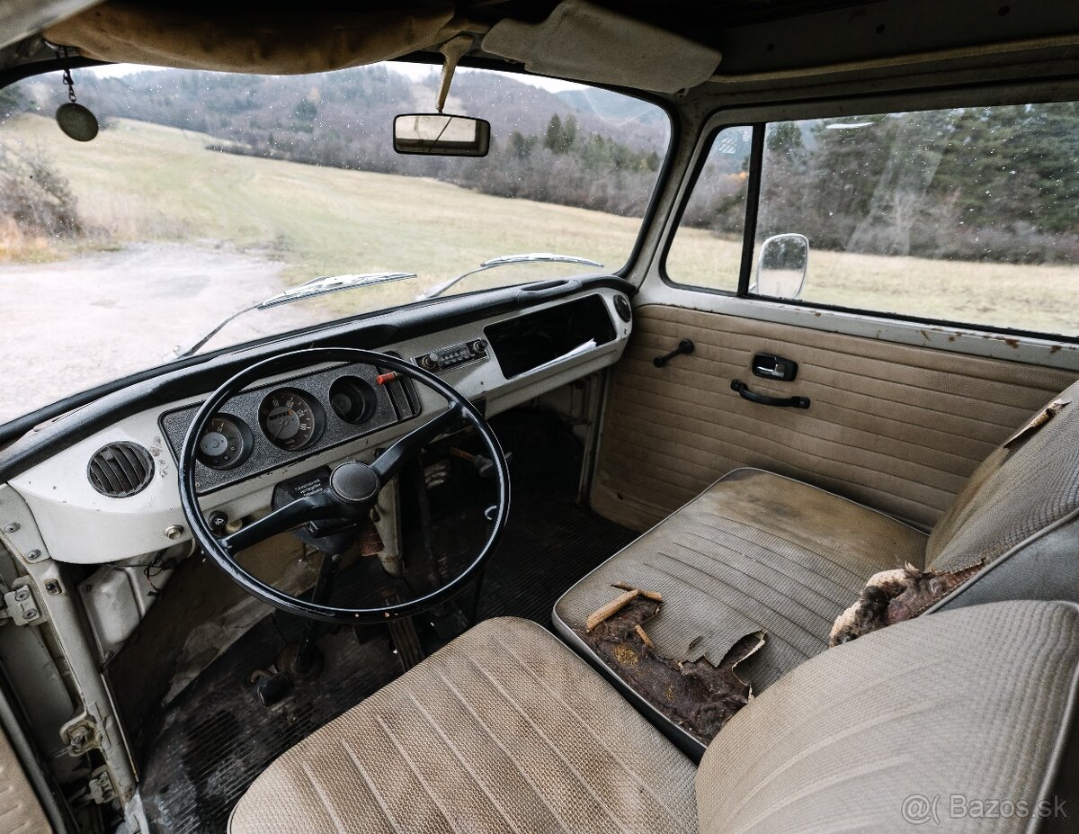 VW T2a highroof - 14