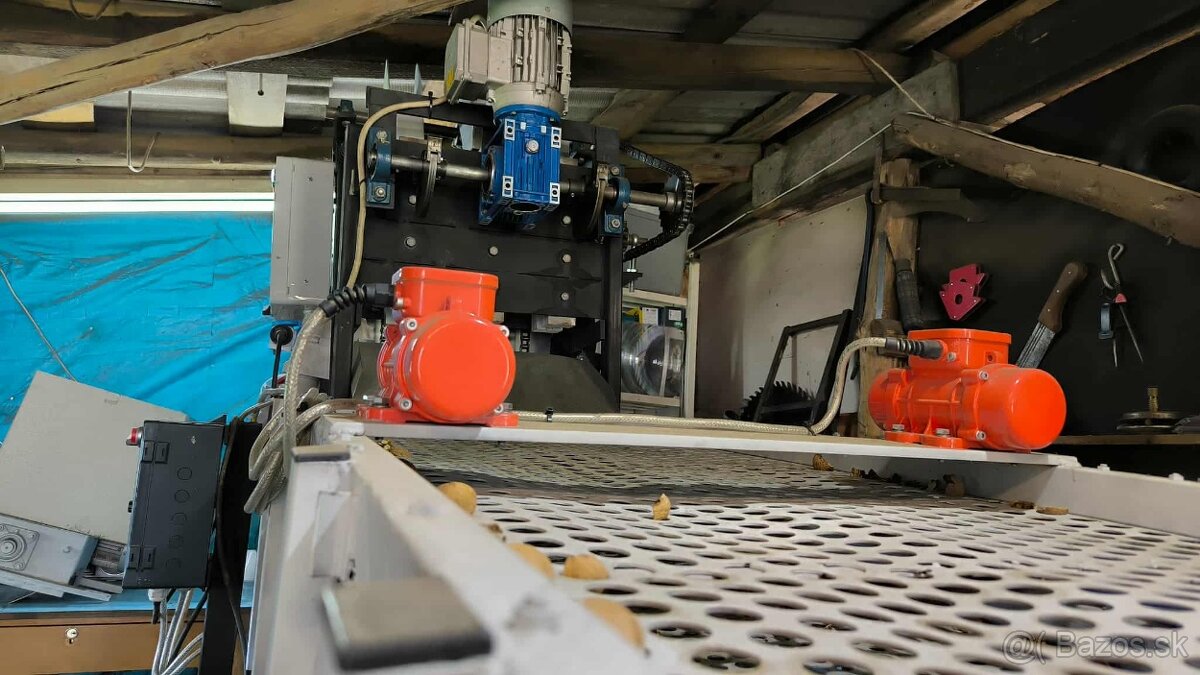 Stroj na lúskanie vlašských orechov so separátorom - 14