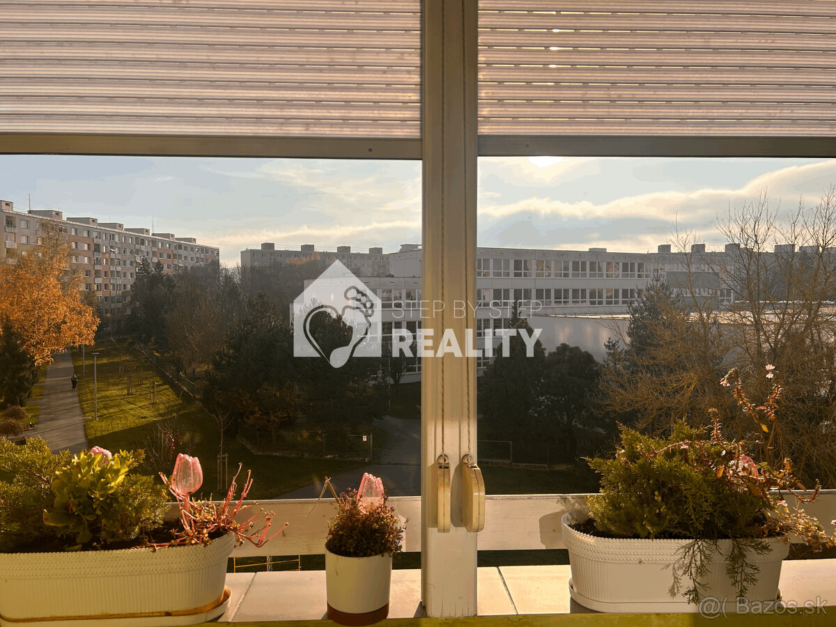 Slnečný 3-izbový byt na predaj - REZERVOVANÉ - 14