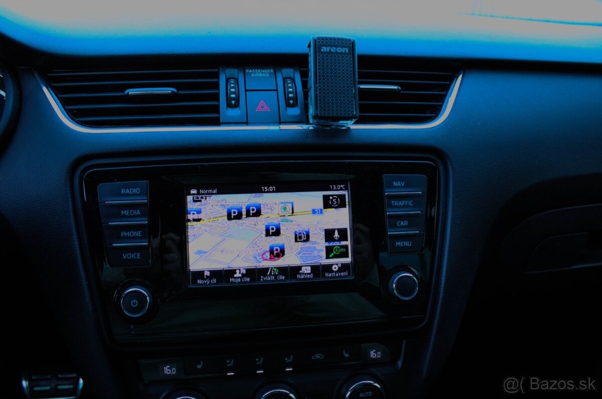 Škoda Octavia Combi 2.0 TDI RS DSG - 14