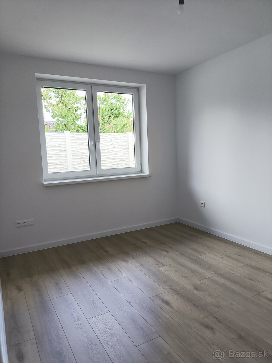 Ponúkame Vám na predaj 4-izbový rodinný dom v obci Topoľníky - 14