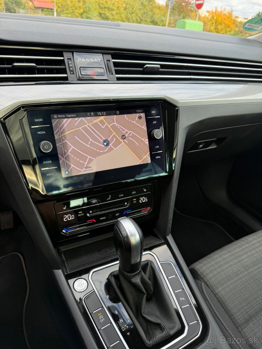 Volkswagen Passat, 2022, 147kW, ťažné, panoráma, head-up - 14