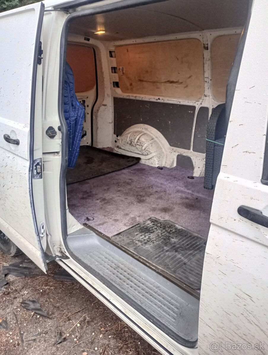 Volkswagen Transporter T5 1.9TDI 75kW - 14