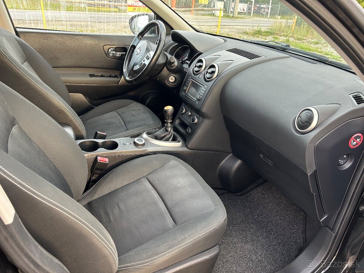 Nissan Qashqai 2.0 benzín 4x4 7 miest - 14
