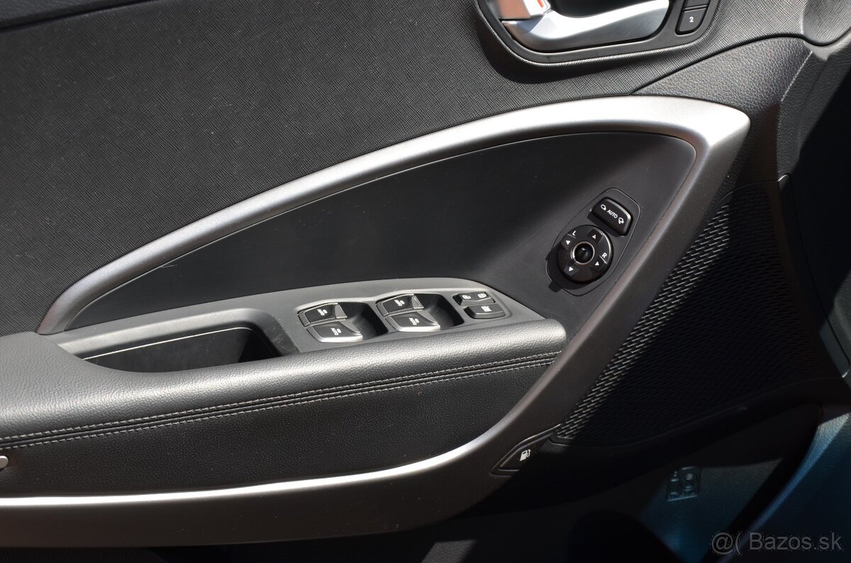 Hyundai Santa Fe 2,2 CRDi PREMIUM 4x4 AT6 145KW - 14